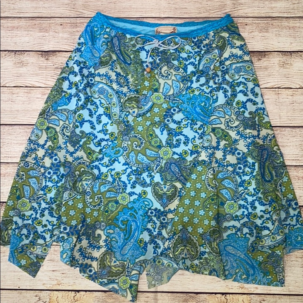 Medium Gap Sweater Skirt Outfit - Picture 6 of 7